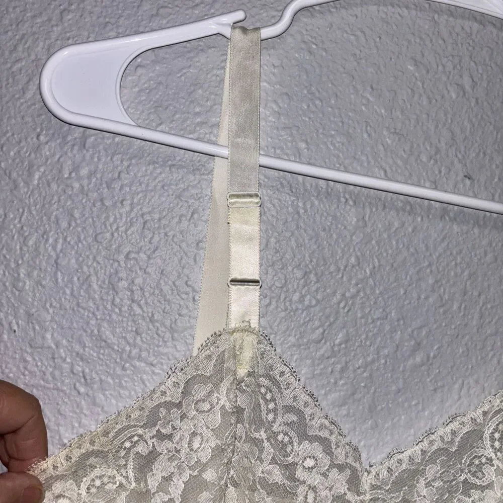 Vintage VTG Ivory Lace Scallop Slip Dress Nightgown 30 Small Adjust Straps Slit - Picture 4 of 8